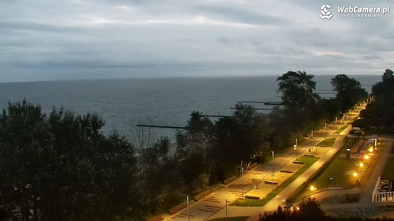 KOŁOBRZEG - widok na plażę - 14 wresień 2026, 06:02