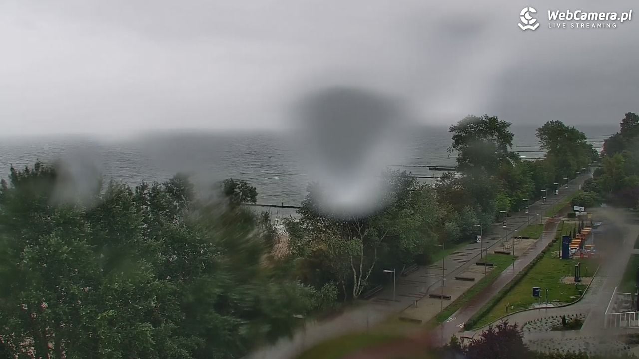 KOŁOBRZEG - widok na plażę - 01 sierpień 2026, 11:35