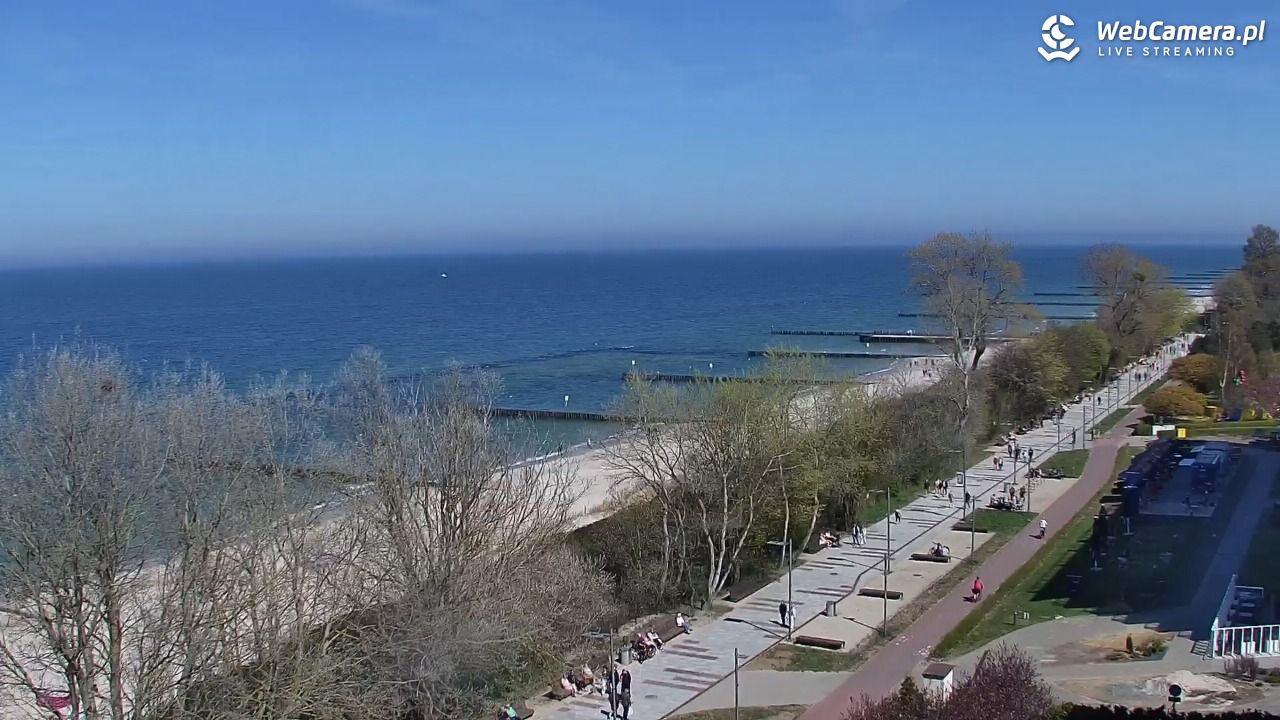 KOŁOBRZEG - widok na plażę - 01 maj 2026, 13:25