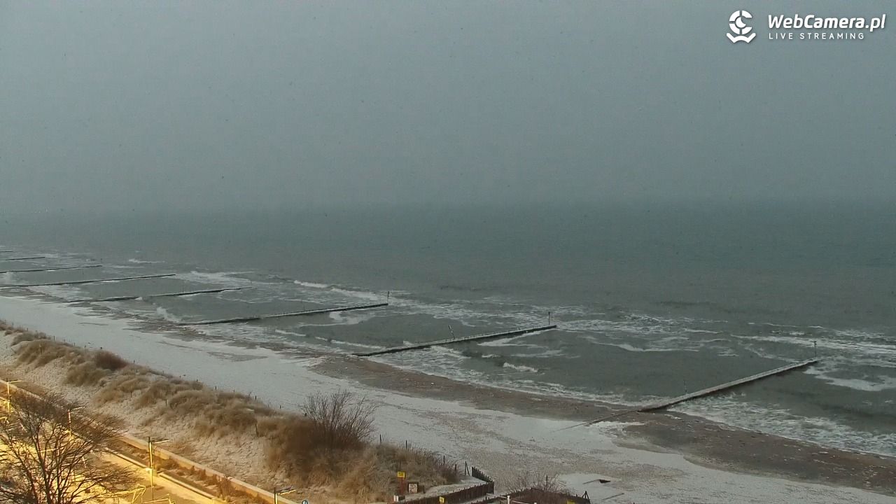 KOŁOBRZEG - widok na plażę - 27 styczeń 2026, 07:31