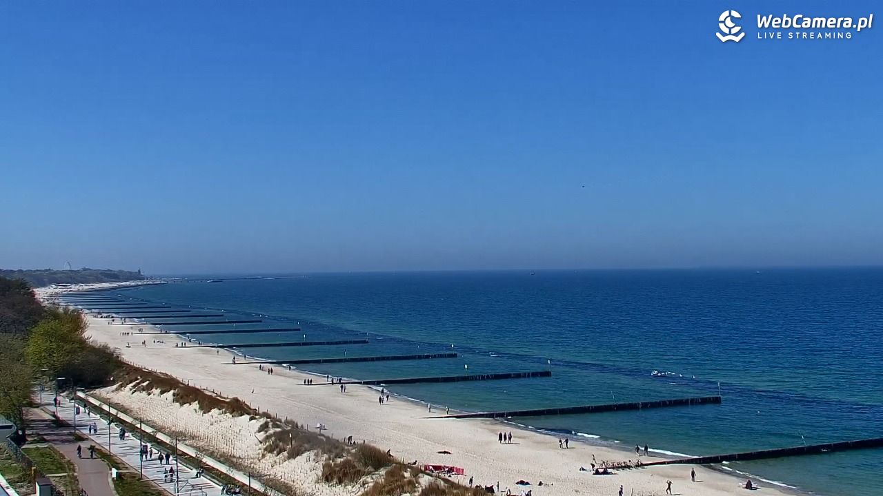 KOŁOBRZEG - widok na plażę - 01 maj 2026, 12:41