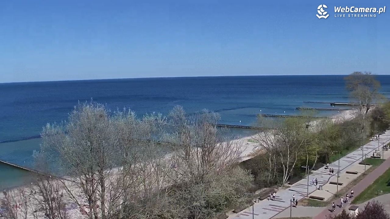 KOŁOBRZEG - widok na plażę - 02 maj 2026, 13:33