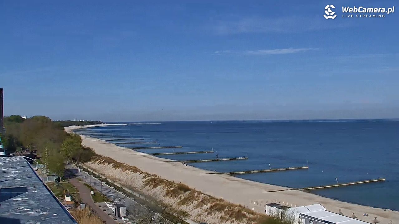 KOŁOBRZEG - widok na plażę - 03 maj 2026, 08:39