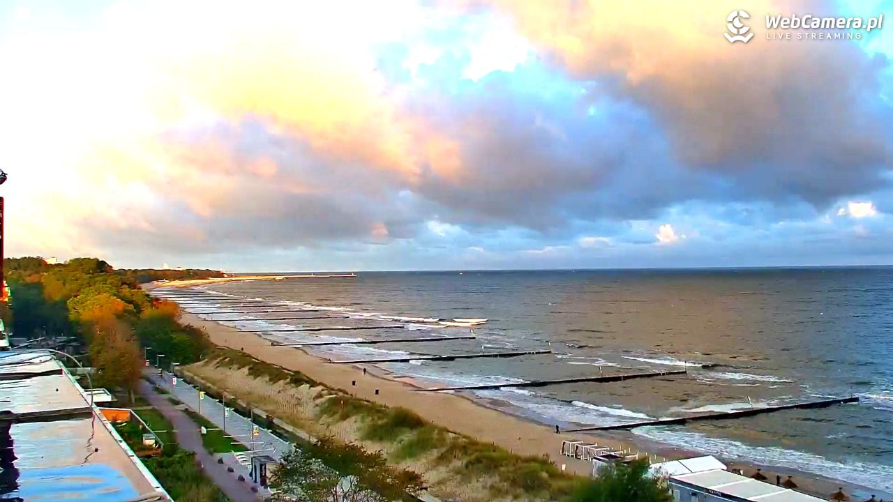 KOŁOBRZEG - widok na plażę - 17 wresień 2026, 06:56