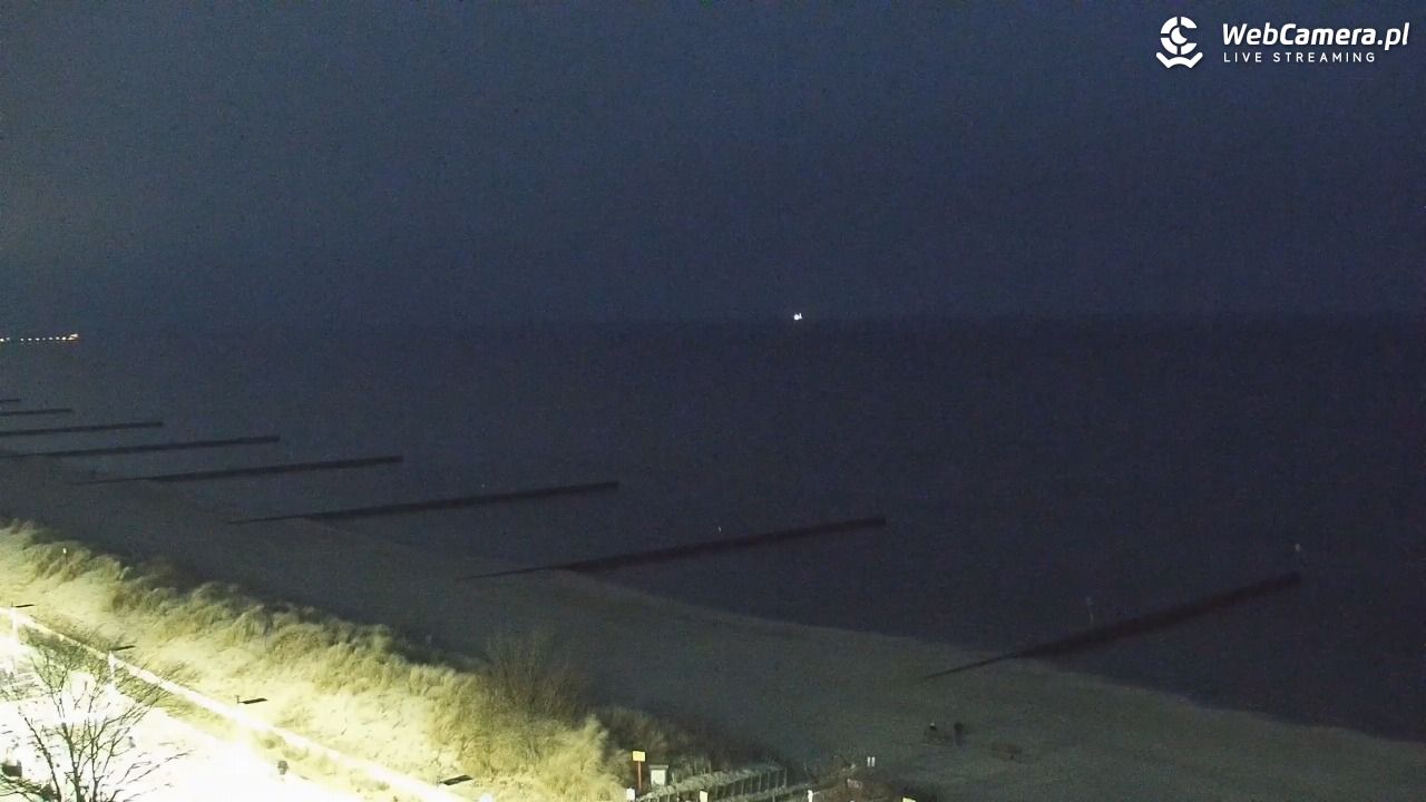 KOŁOBRZEG - widok na plażę - 07 grudzień 2025, 16:32