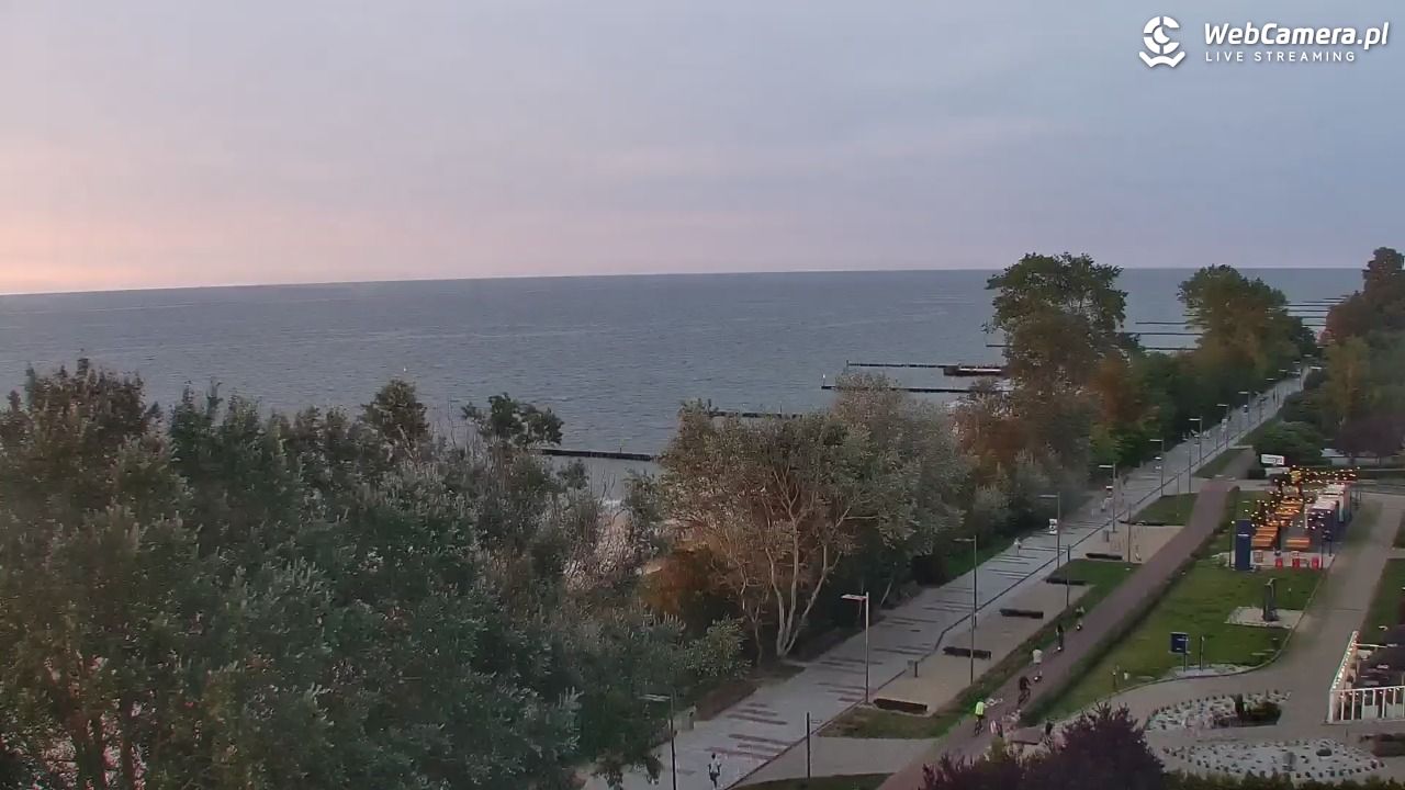 KOŁOBRZEG - widok na plażę - 31 lipiec 2026, 20:41