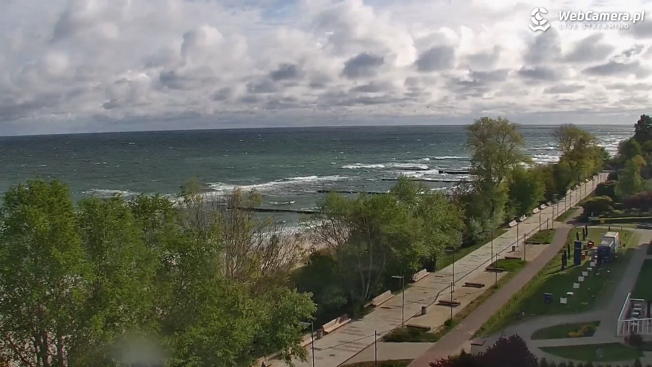 KOŁOBRZEG - widok na plażę - 15 maj 2025, 08:00