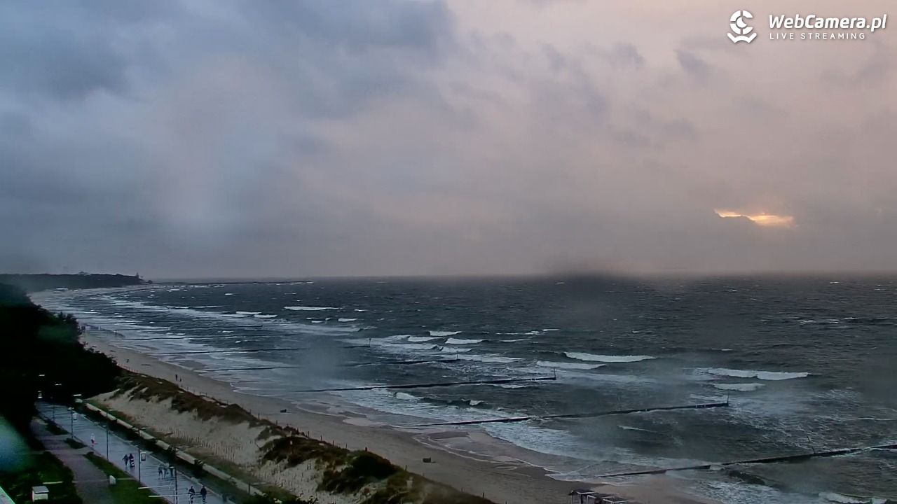 KOŁOBRZEG - widok na plażę - 15 czerwiec 2026, 20:55