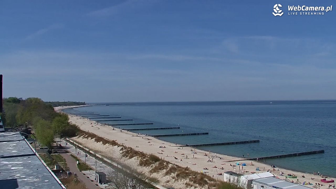 KOŁOBRZEG - widok na plażę - 03 maj 2026, 12:15