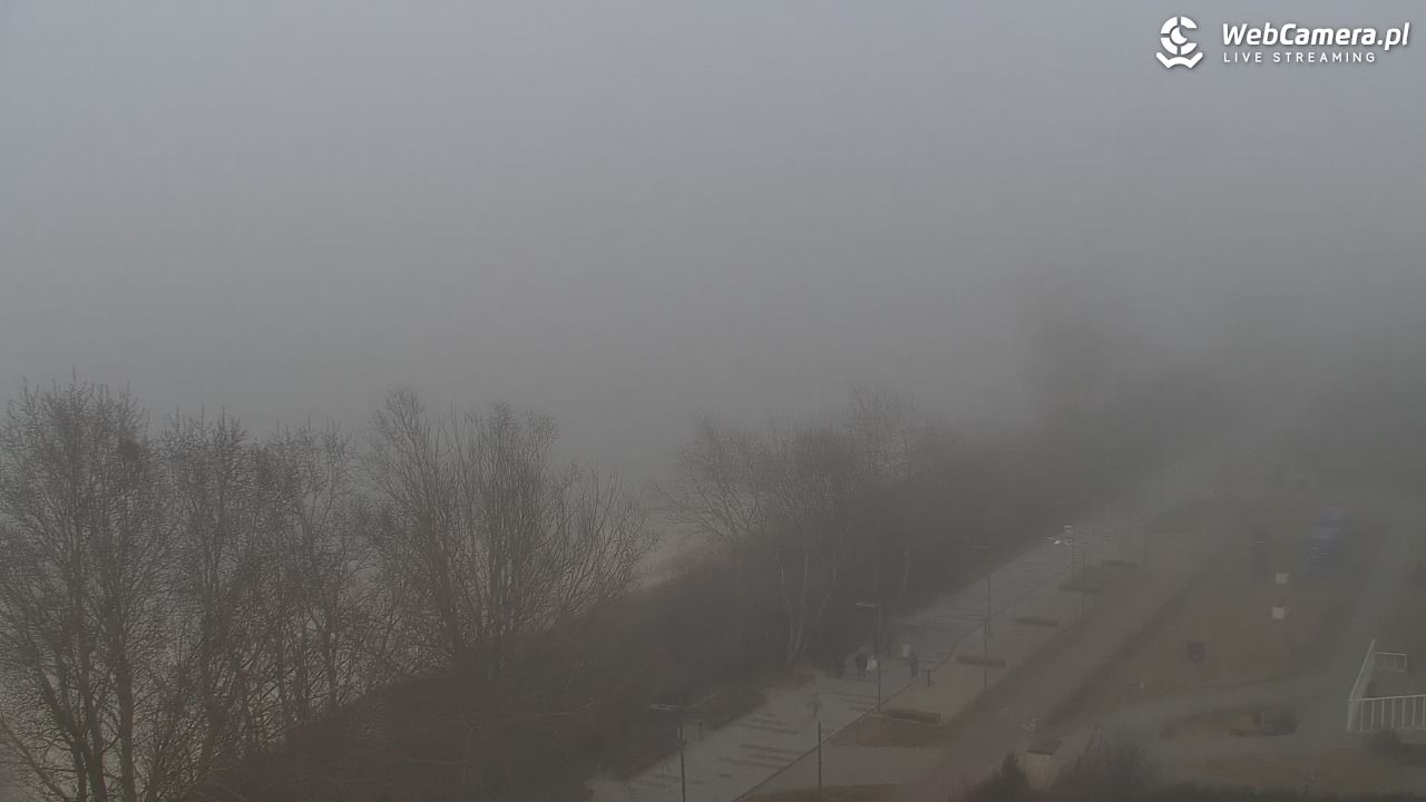 KOŁOBRZEG - widok na plażę - 17 marzec 2026, 16:22