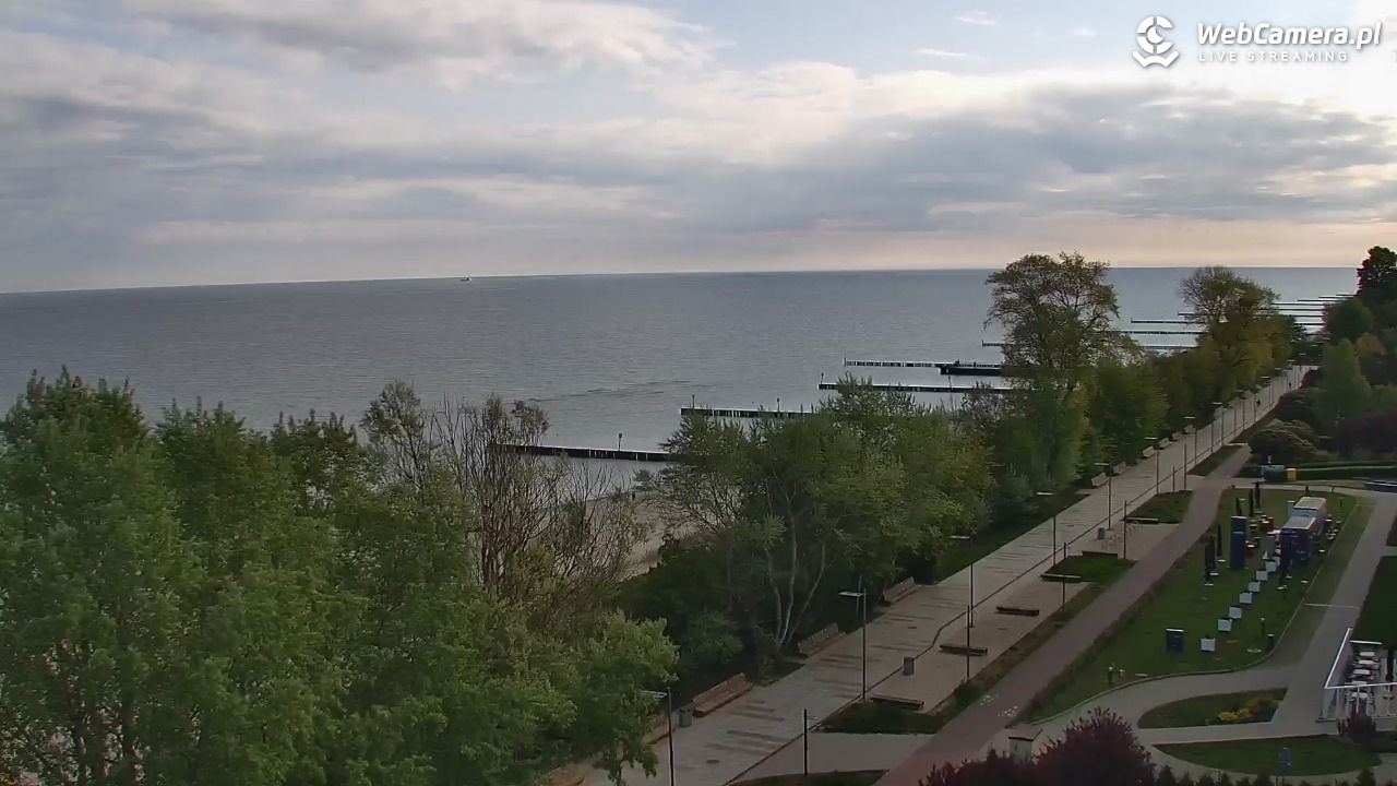 KOŁOBRZEG - widok na plażę - 13 maj 2025, 08:03