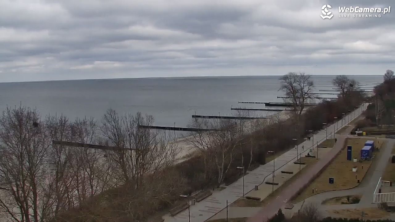 KOŁOBRZEG - widok na plażę - 16 marzec 2026, 12:52