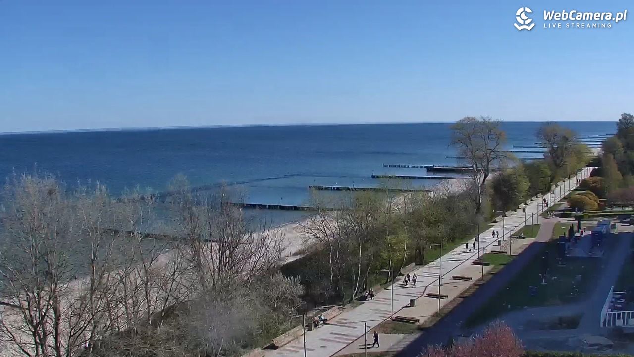 KOŁOBRZEG - widok na plażę - 02 maj 2026, 09:45
