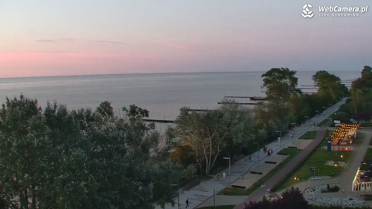 KOŁOBRZEG - widok na plażę - 02 sierpień 2026, 21:06