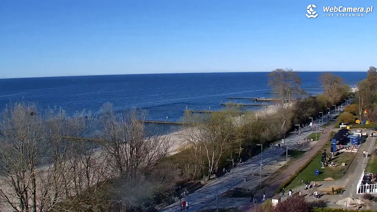 KOŁOBRZEG - widok na plażę - 01 maj 2026, 17:51