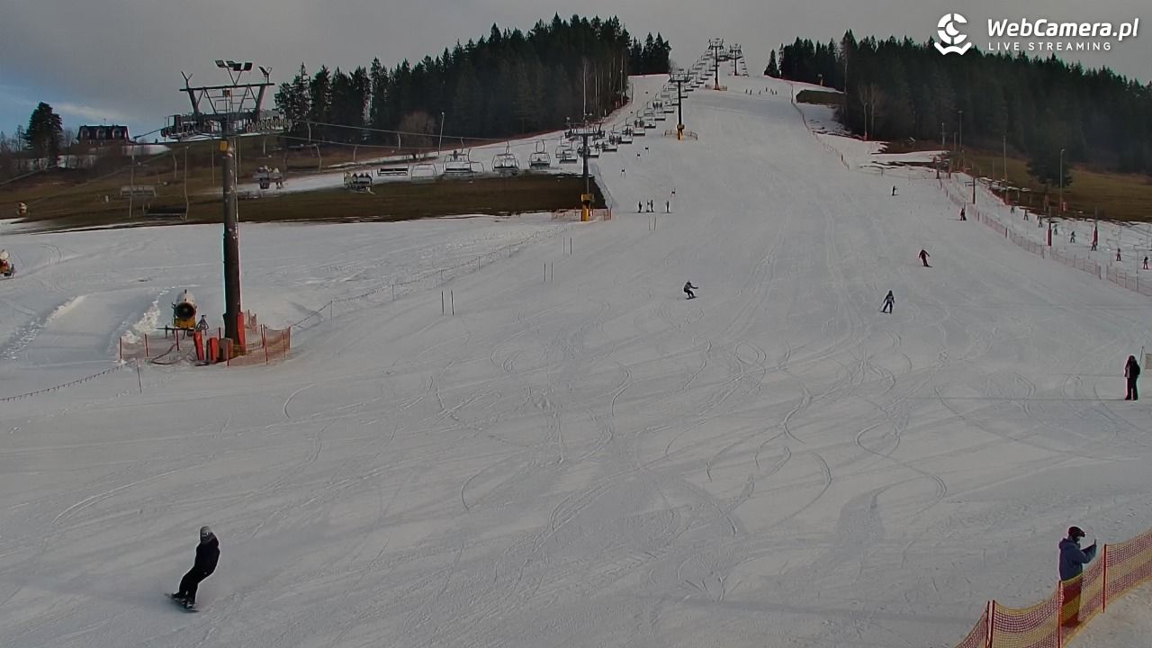 KOZINIEC SKI - widok na kolej i orczyk - 18 grudzień 2025, 09:20