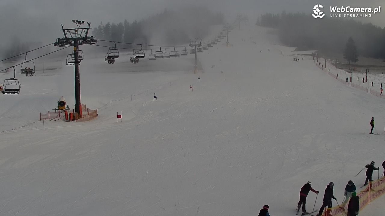 KOZINIEC SKI - widok na kolej i orczyk - 16 grudzień 2025, 09:52