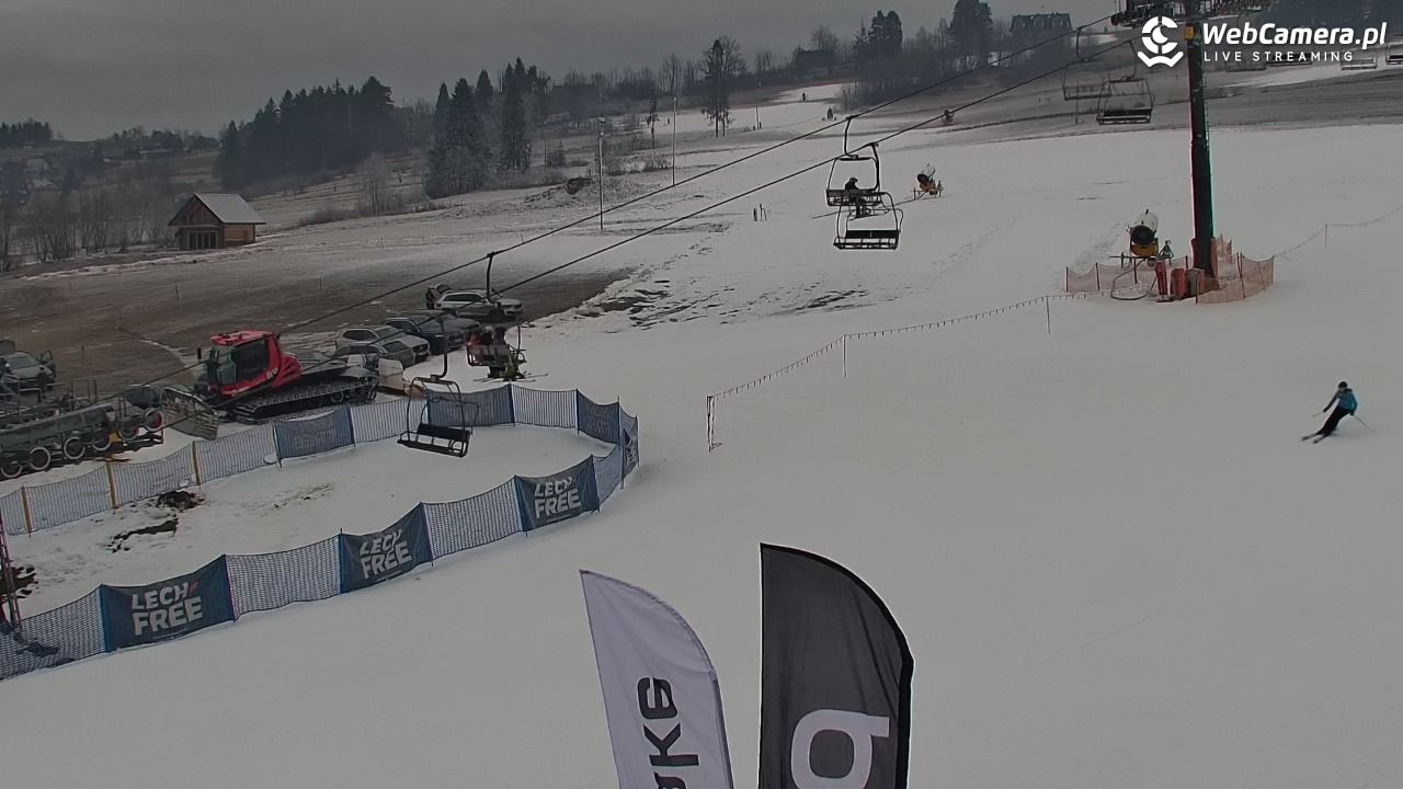 KOZINIEC SKI - widok na kolej i orczyk - 21 grudzień 2025, 09:19
