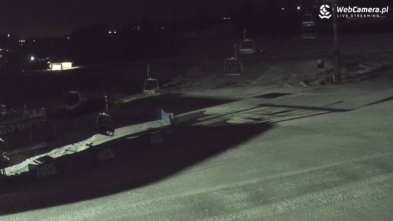 KOZINIEC SKI - widok na kolej i orczyk - 16 grudzień 2025, 19:46