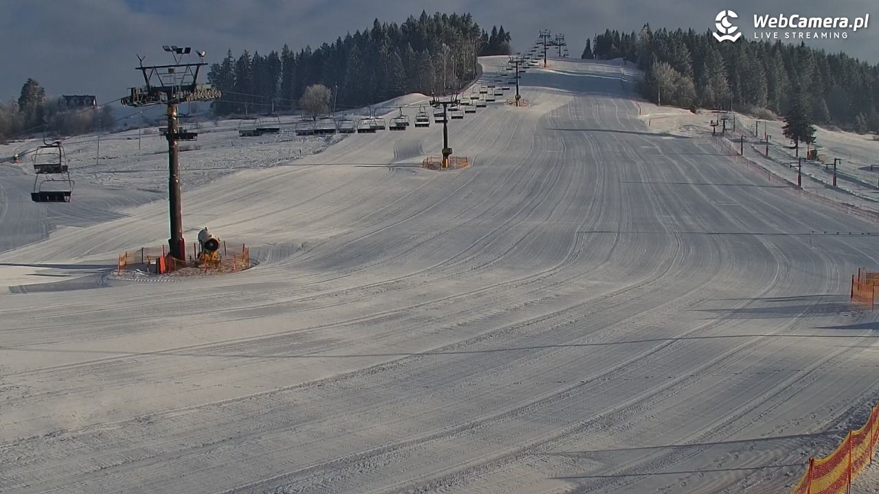 KOZINIEC SKI - widok na kolej i orczyk - 03 luty 2026, 08:38