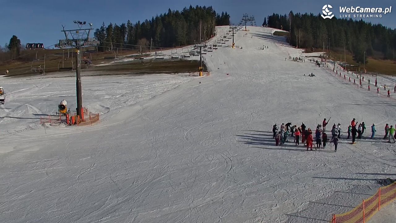 KOZINIEC SKI - widok na kolej i orczyk - 15 grudzień 2025, 10:21