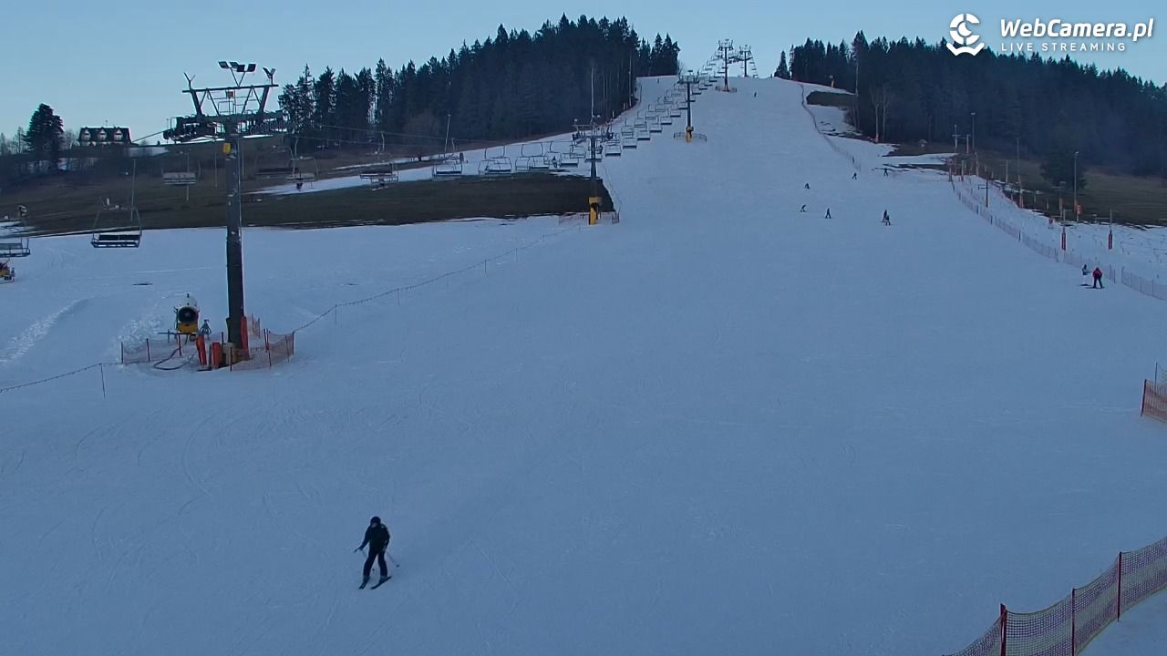 KOZINIEC SKI - widok na kolej i orczyk - 19 grudzień 2025, 15:17