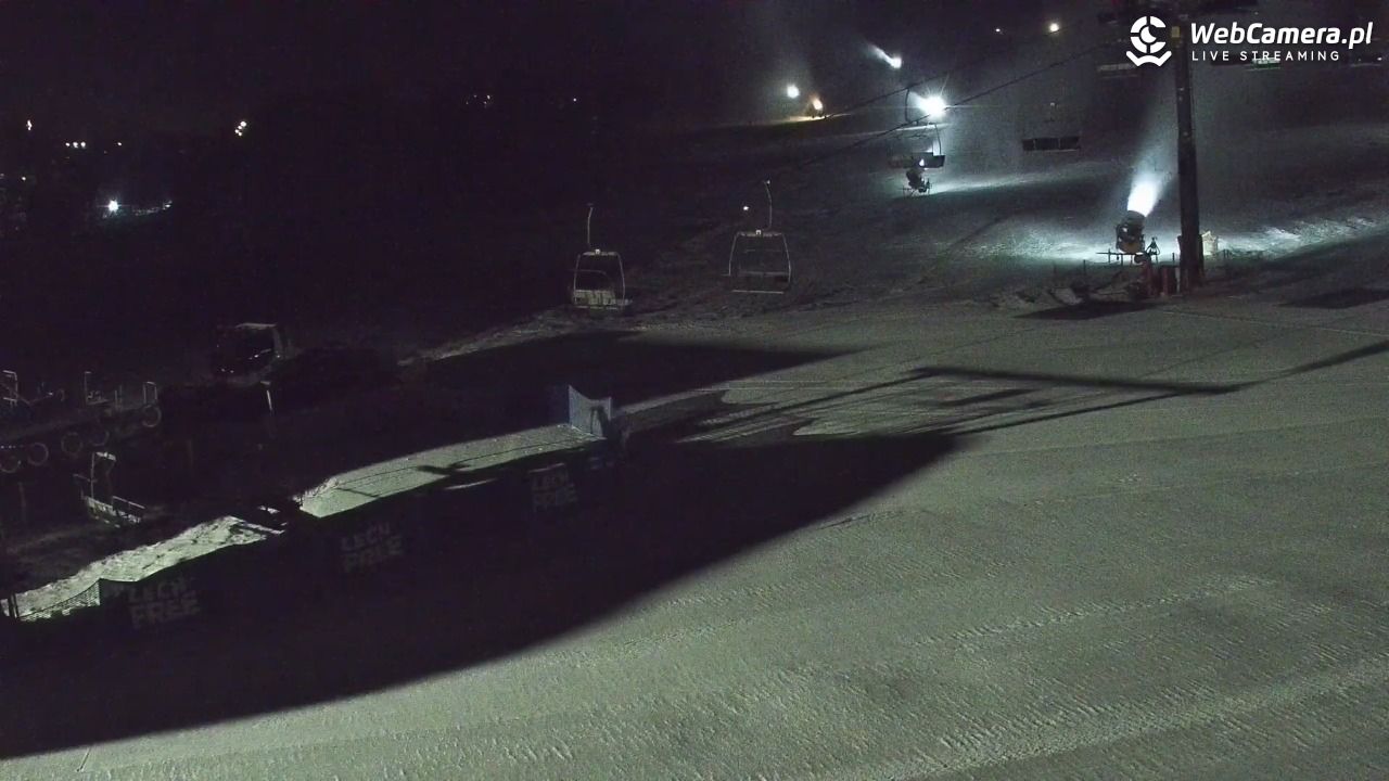 KOZINIEC SKI - widok na kolej i orczyk - 15 grudzień 2025, 22:17