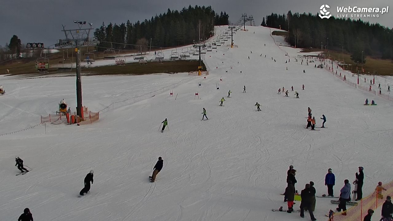 KOZINIEC SKI - widok na kolej i orczyk - 17 grudzień 2025, 10:18