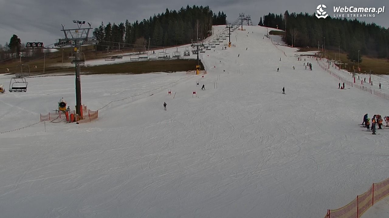 KOZINIEC SKI - widok na kolej i orczyk - 17 grudzień 2025, 11:34