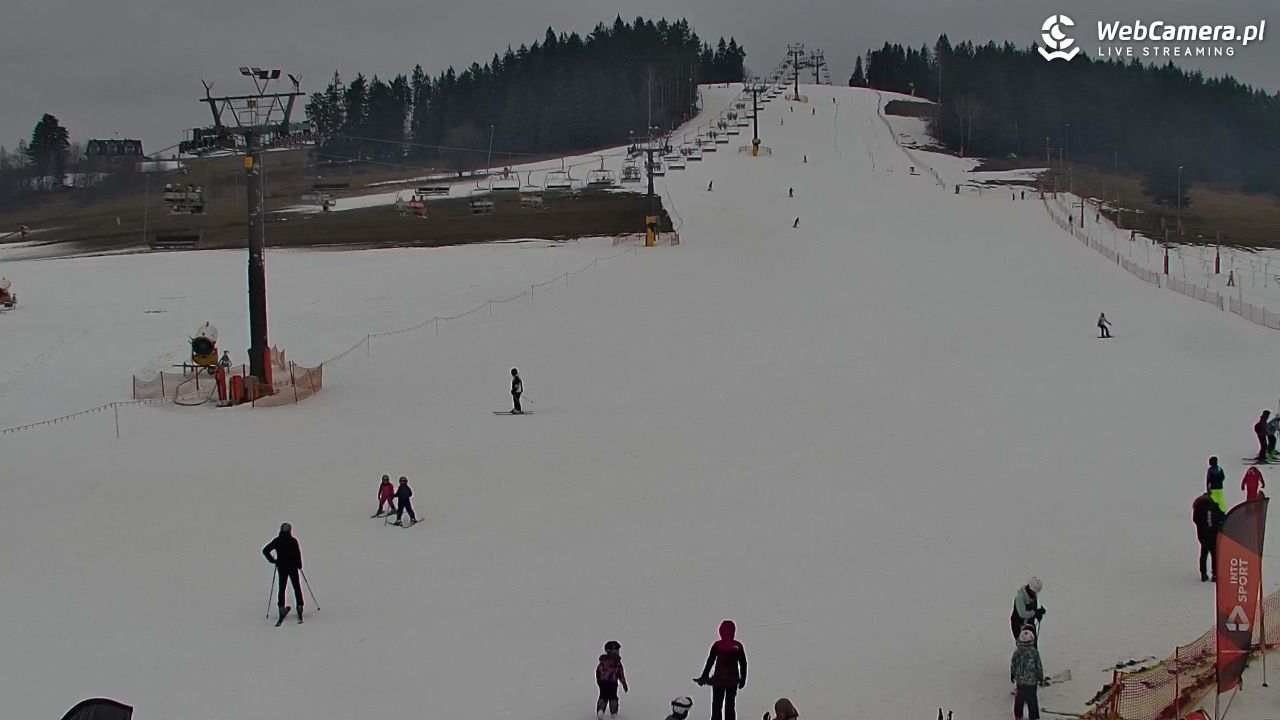KOZINIEC SKI - widok na kolej i orczyk - 21 grudzień 2025, 11:49