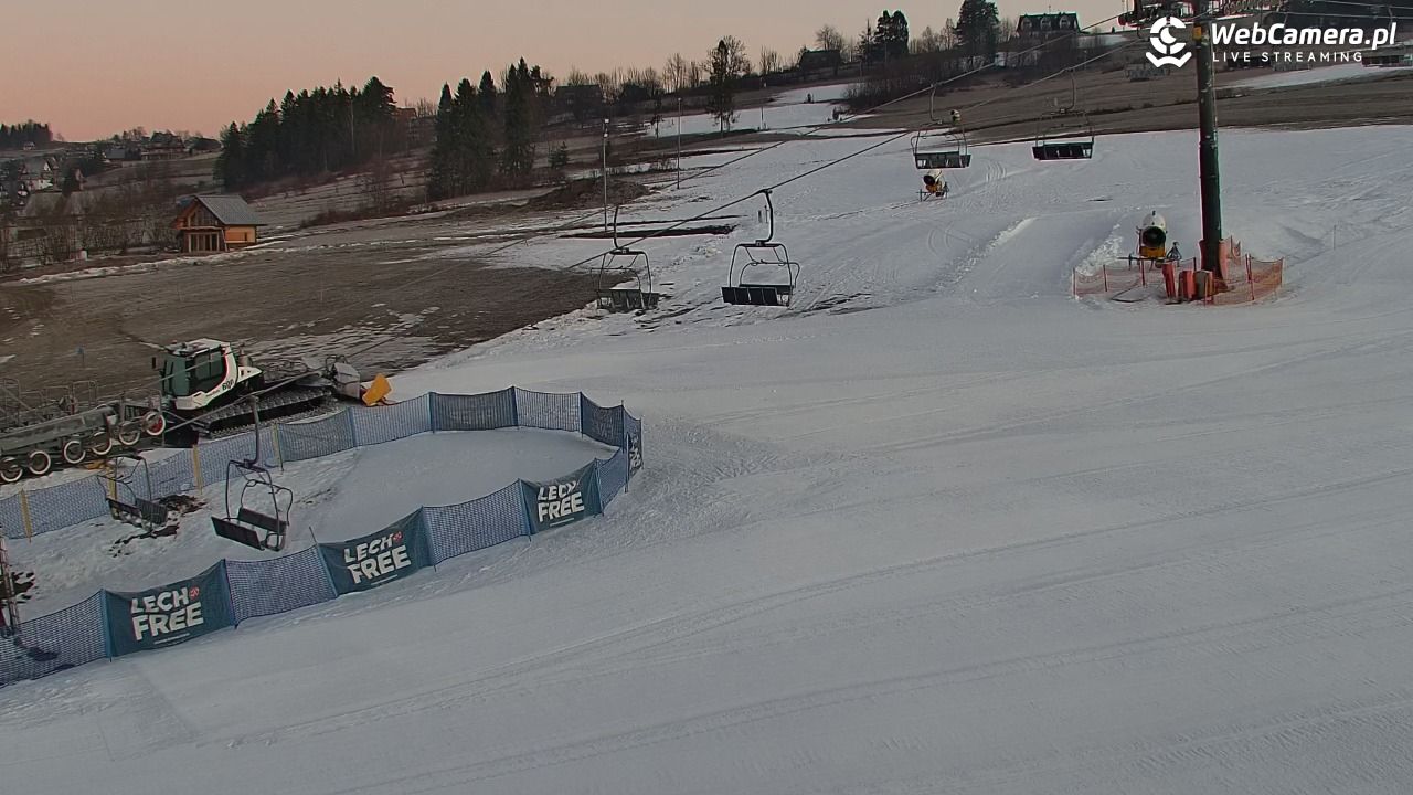 KOZINIEC SKI - widok na kolej i orczyk - 19 grudzień 2025, 07:25