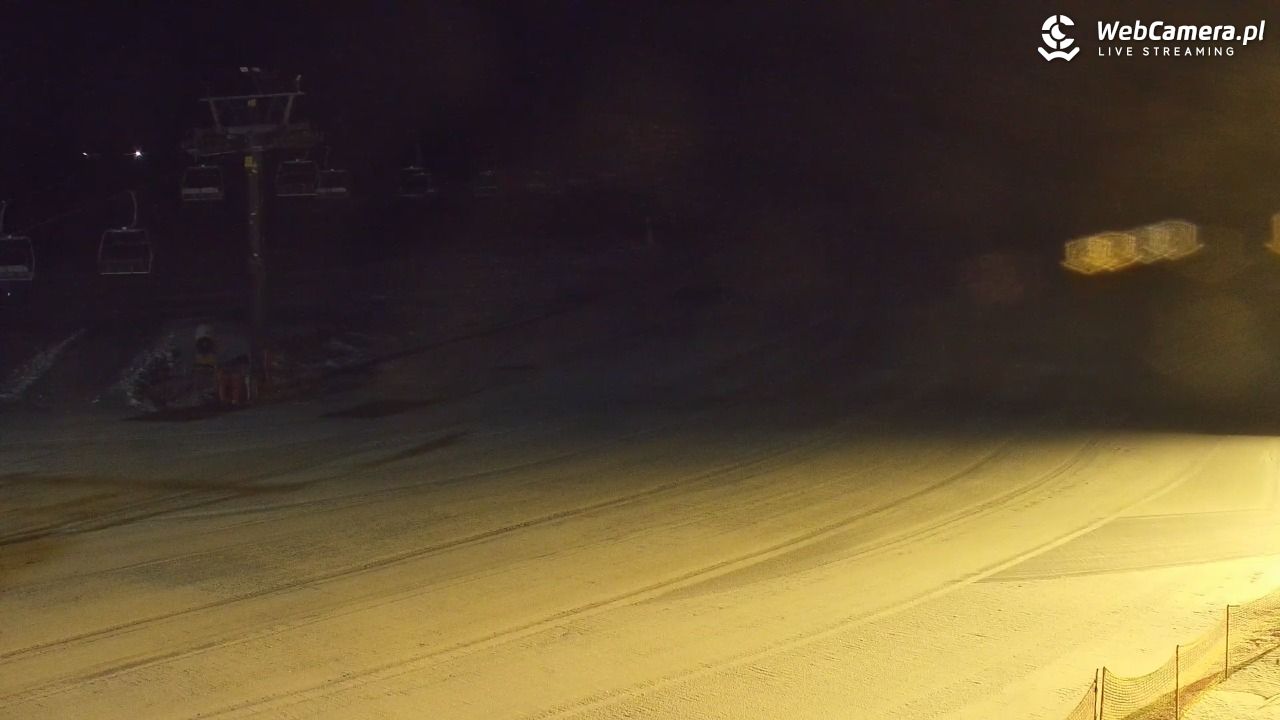 KOZINIEC SKI - widok na kolej i orczyk - 18 grudzień 2025, 23:37