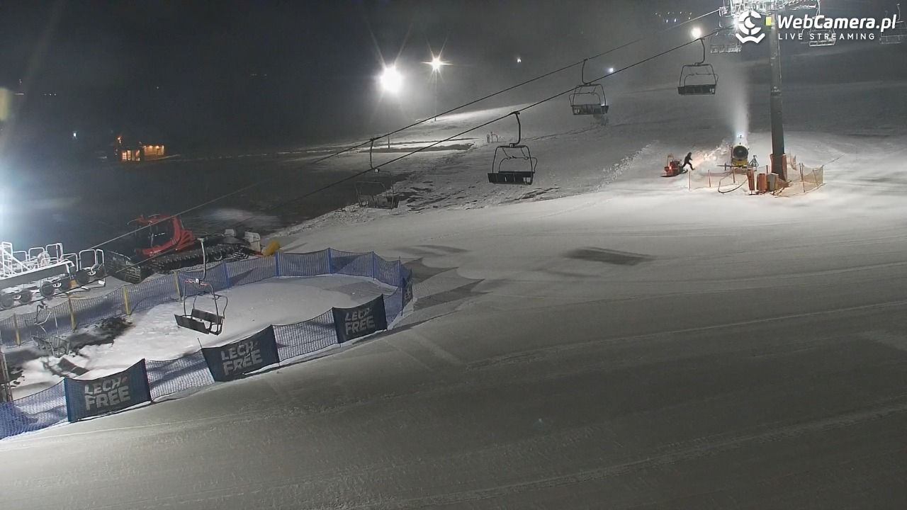 KOZINIEC SKI - widok na kolej i orczyk - 20 grudzień 2025, 19:56