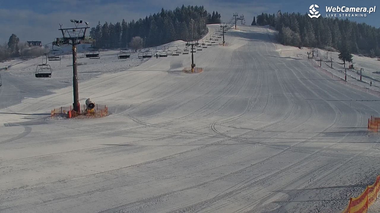 KOZINIEC SKI - widok na kolej i orczyk - 03 luty 2026, 09:02