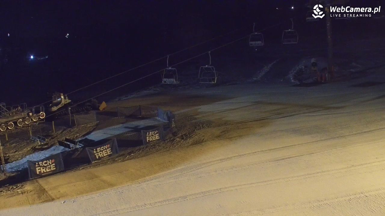 KOZINIEC SKI - widok na kolej i orczyk - 19 grudzień 2025, 00:56