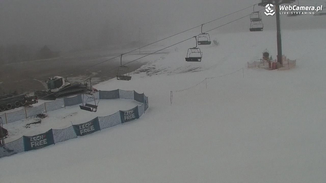 KOZINIEC SKI - widok na kolej i orczyk - 20 grudzień 2025, 07:07