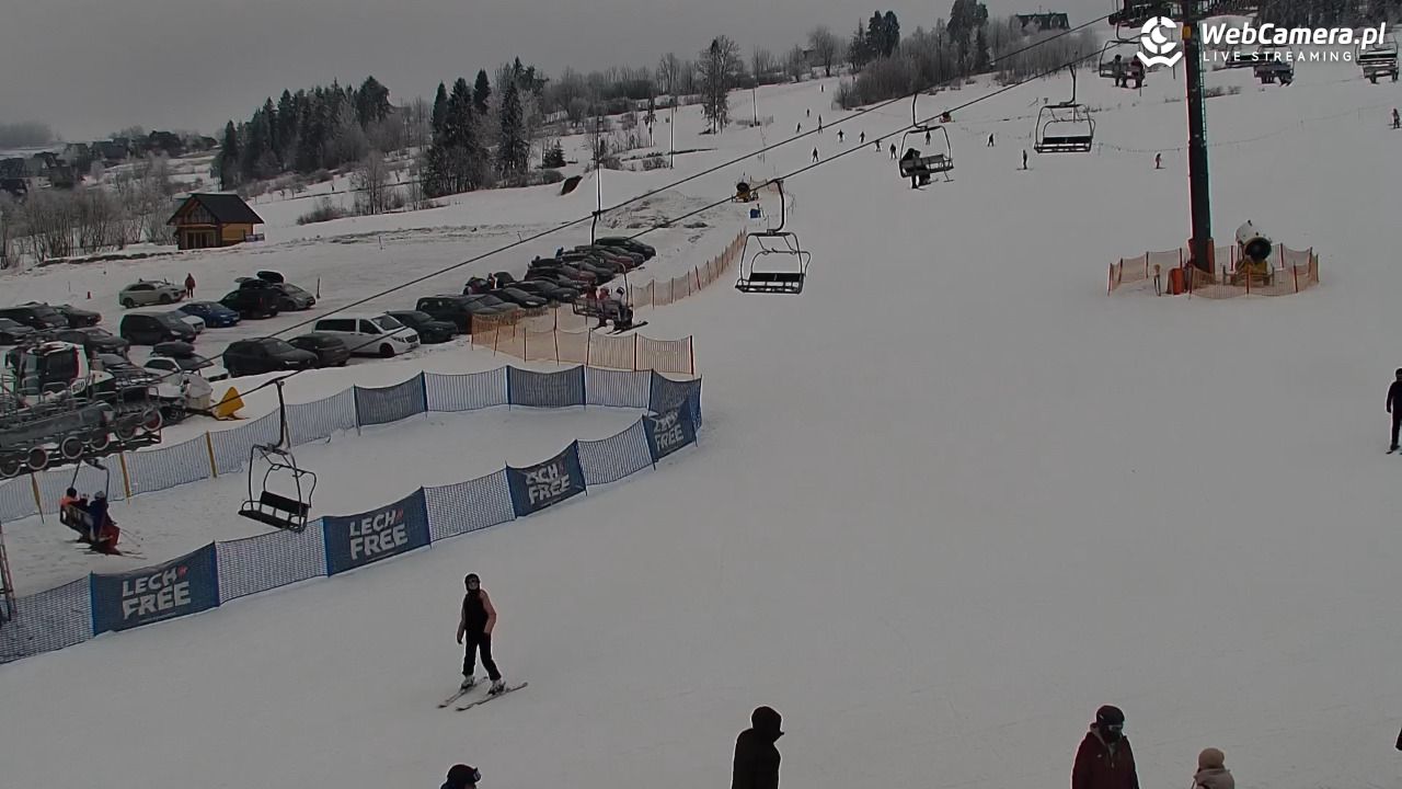 KOZINIEC SKI - widok na kolej i orczyk - 02 luty 2026, 10:50