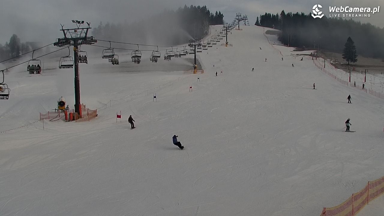 KOZINIEC SKI - widok na kolej i orczyk - 16 grudzień 2025, 09:49