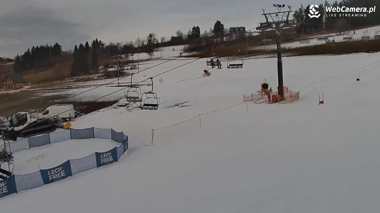 KOZINIEC SKI - widok na kolej i orczyk - 16 grudzień 2025, 13:54