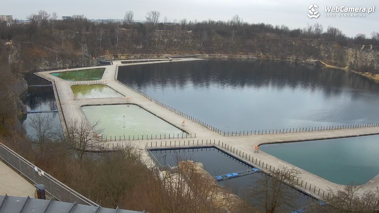 Zakrzówek Kraków - widok na baseny NOWOŚĆ - 17 marzec 2026, 06:55