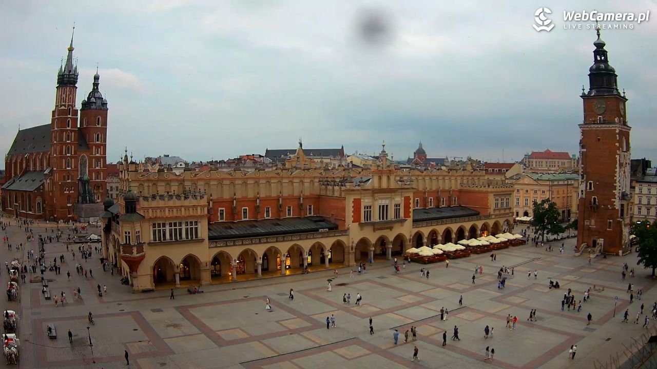 Kraków - widok na Rynek Główny - 19 lipiec 2026, 20:17