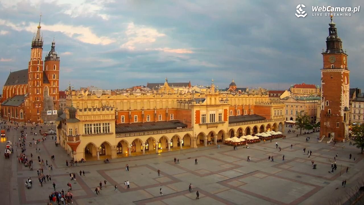 Kraków - widok na Rynek Główny - 30 maj 2026, 20:43