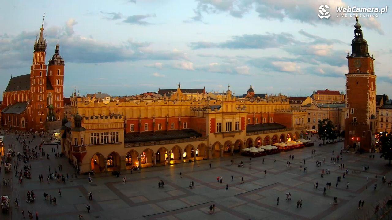 Kraków - widok na Rynek Główny - 20 lipiec 2026, 20:52