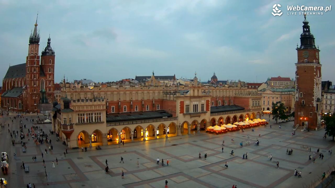 Kraków - widok na Rynek Główny - 19 lipiec 2026, 20:47
