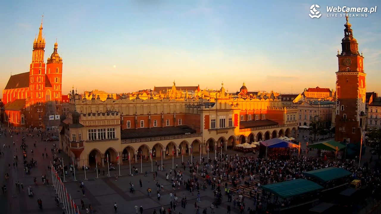 Kraków - widok na Rynek Główny - 29 maj 2026, 20:17