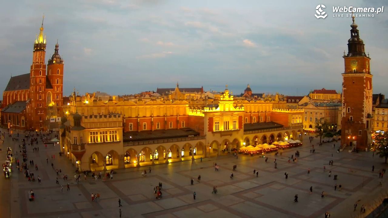 Kraków - widok na Rynek Główny - 30 maj 2026, 21:01