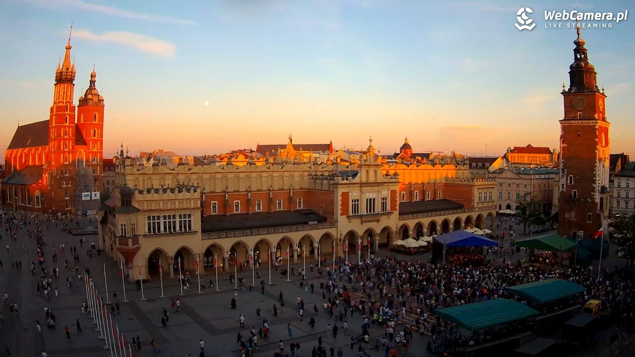 Kraków - widok na Rynek Główny - 29 maj 2026, 20:26