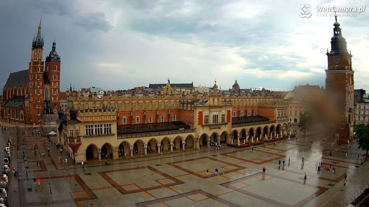 Kraków - widok na Rynek Główny - 19 lipiec 2026, 18:04