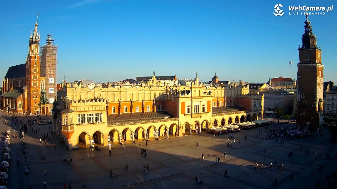 Kraków - widok na Rynek Główny - 28 kwiecień 2025, 18:26