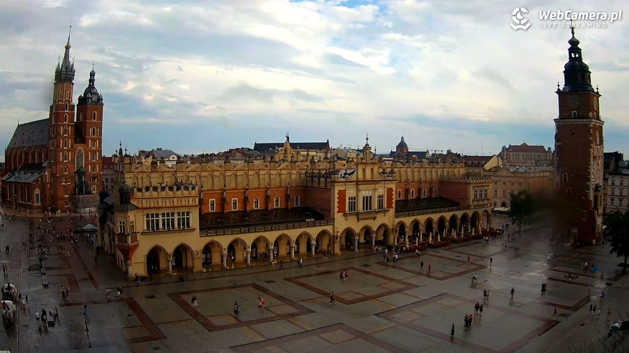 Kraków - widok na Rynek Główny - 19 lipiec 2026, 18:21
